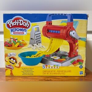 Play-Doh Red and Blue Learning Pasta Maker Set